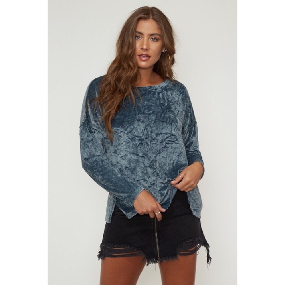 Last One 🌿✨Hunter Green Top